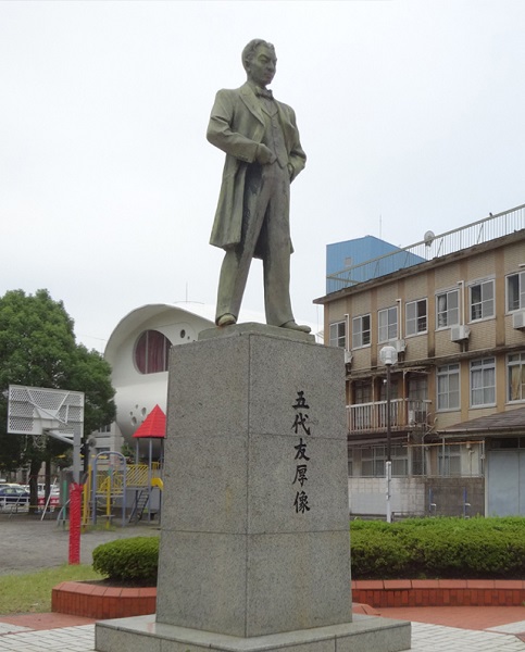 鹿児島市泉町（泉公園内）にある五代友厚像