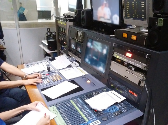 ここで中継の映像を見ながらＣＧを付けていきます。